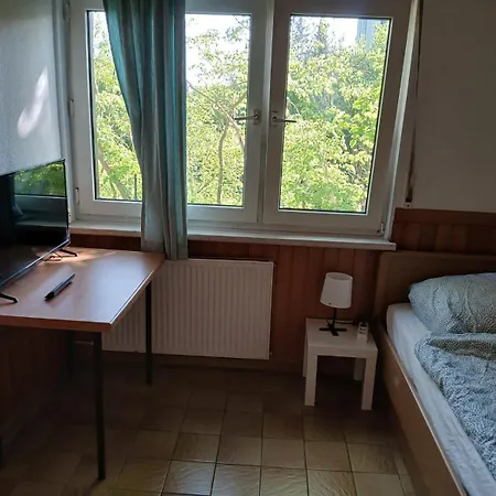 Livingroom Gmbh Kan1 In Nr 1 *